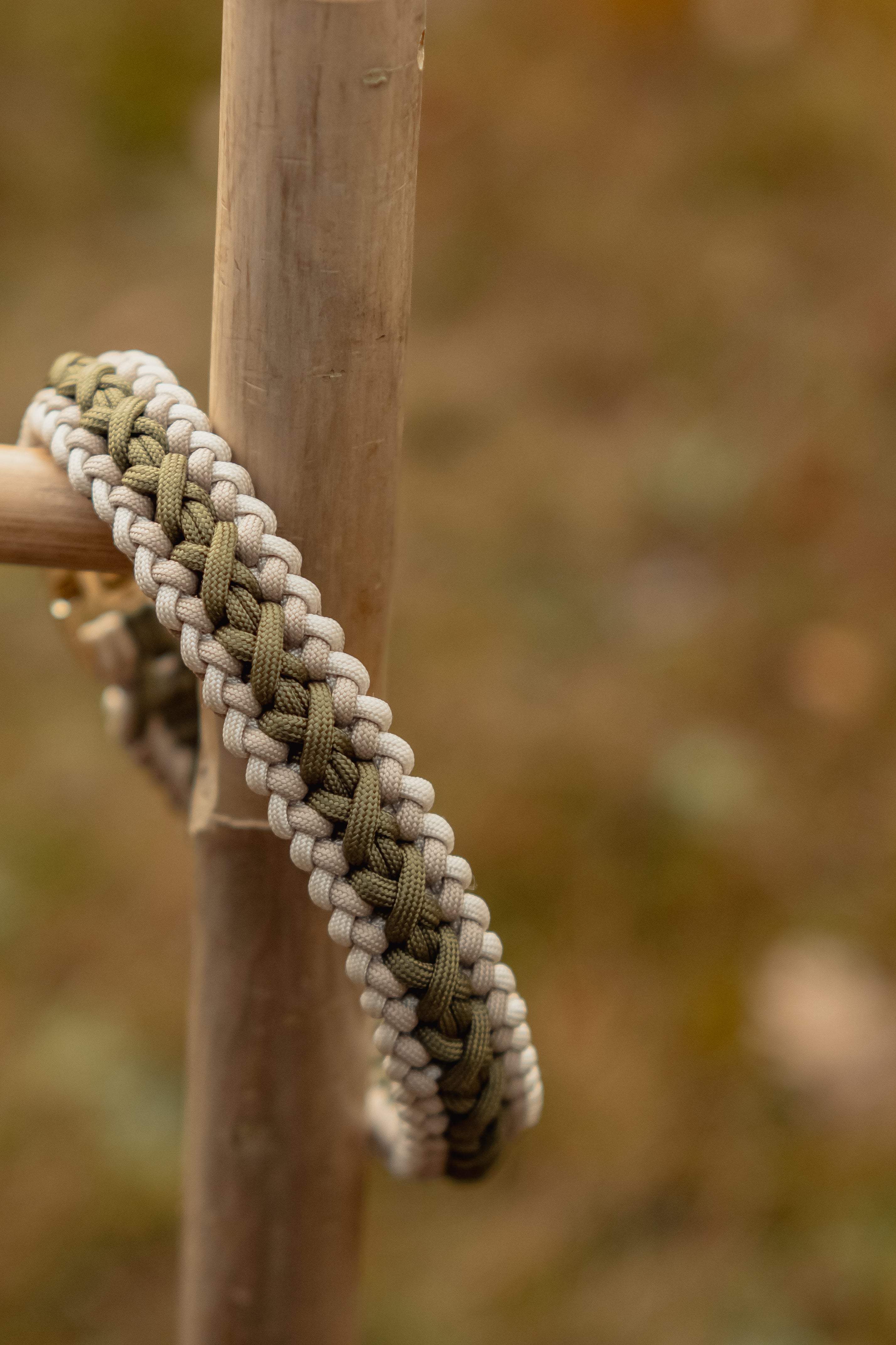 Paracord Halsband "Waldgeflüster" (ca. 3,2cm breit)